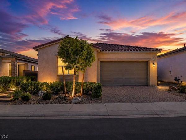 9028 Skye Treeline Street, Las Vegas, NV 89166