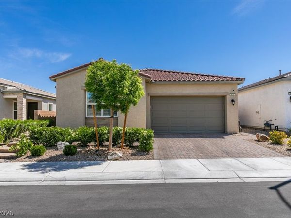 9028 Skye Treeline Street, Las Vegas, NV 89166