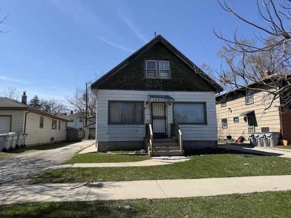 4745 N 48th STREET, Milwaukee, WI 53218