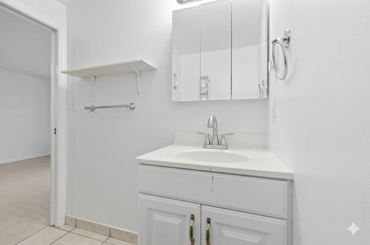 9001 N Lake Dasha Drive, Plantation, FL 33324 Photo
