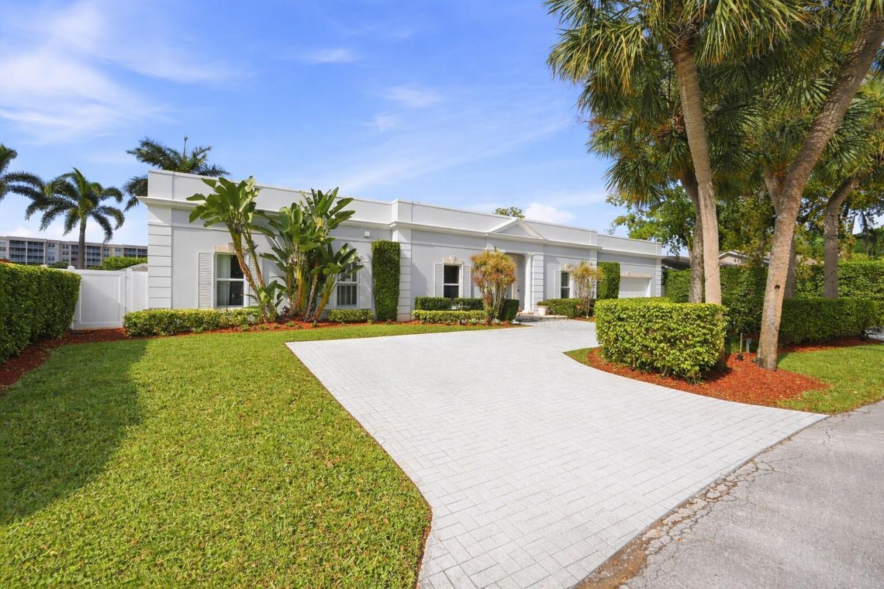 9001 N Lake Dasha Drive, Plantation, FL 33324 Photo