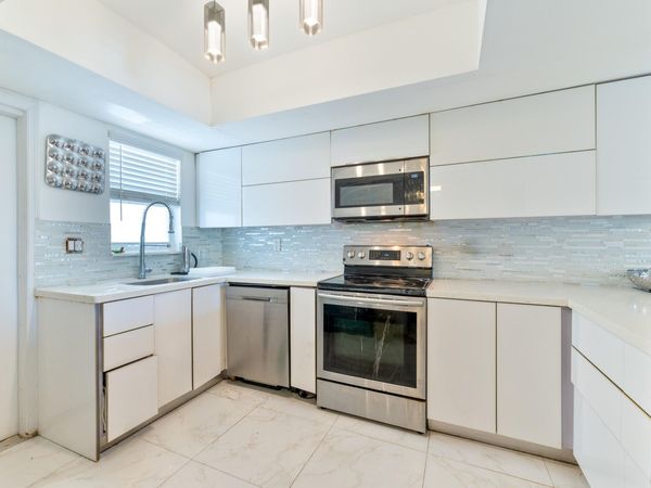 2841 NE 33rd Court, Unit 303, Fort Lauderdale, FL 33306