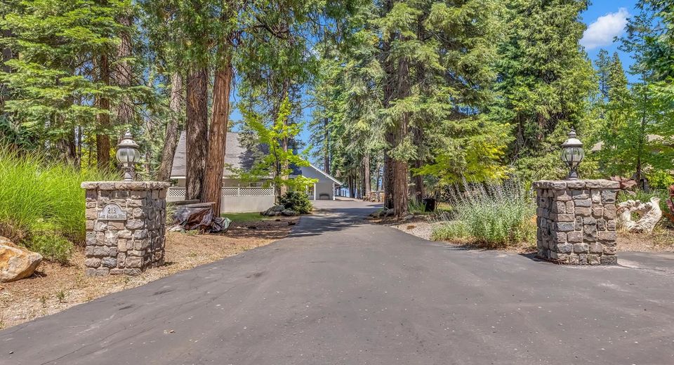 213 Lake Almanor West Drive, Chester, CA 00000 Photo