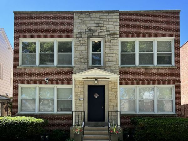 4835 Hull Street , Unit 1E, Skokie, IL 60077