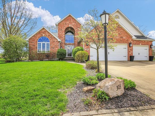 303 Orchard Drive , Mahomet, IL 61853