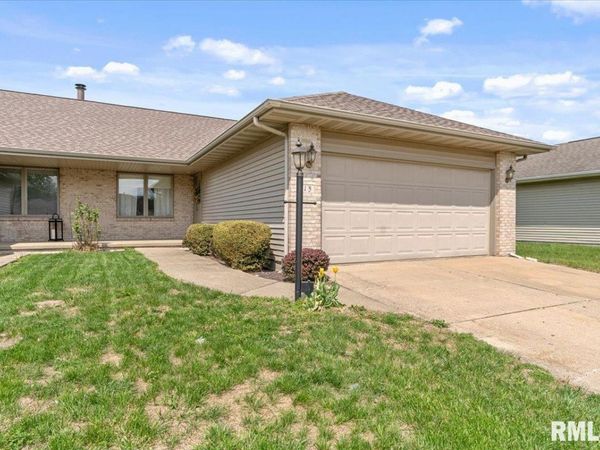 113 EAGLE RIDGE Drive, Chatham, IL 62629