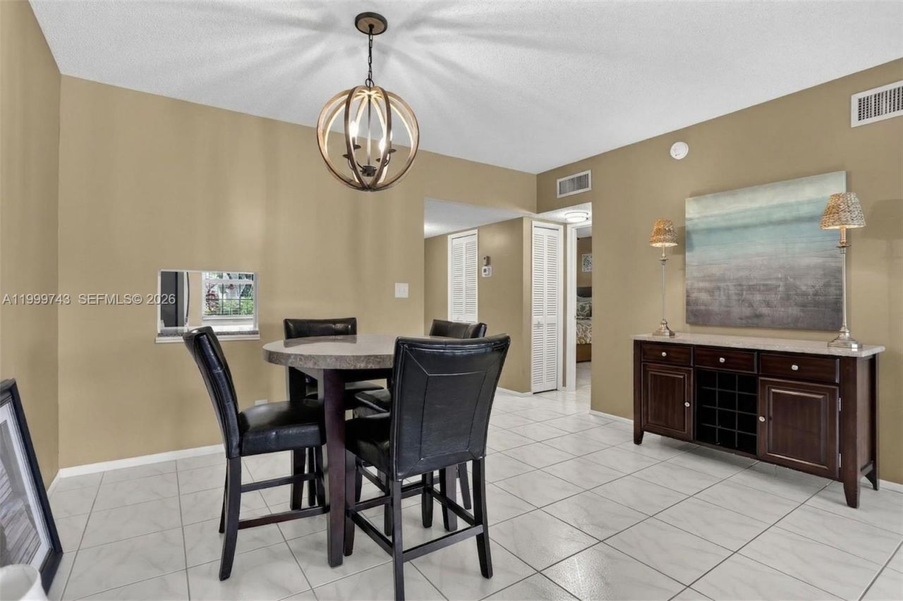 4030 W Palm Aire Dr, Unit 105, Pompano Beach, FL 33069 Photo