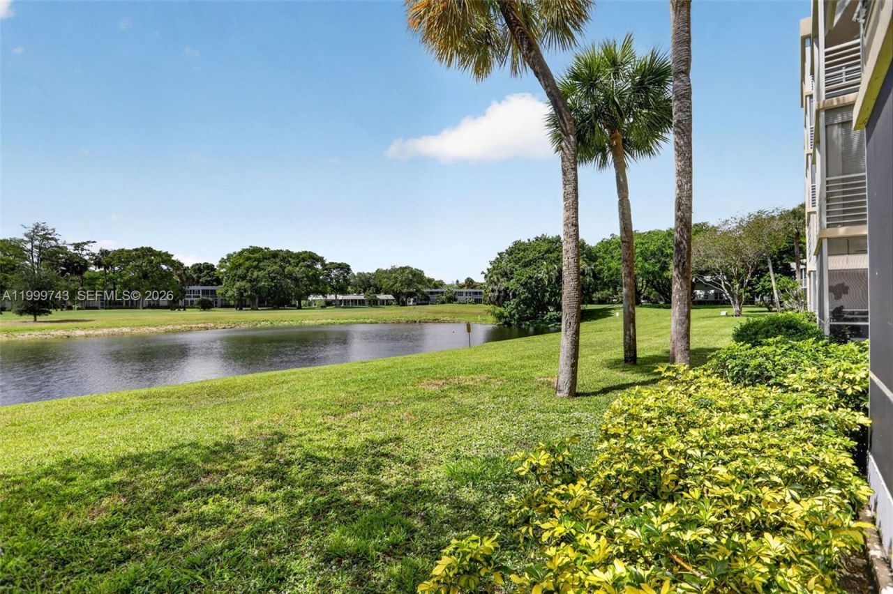 4030 W Palm Aire Dr, Unit 105, Pompano Beach, FL 33069 Photo