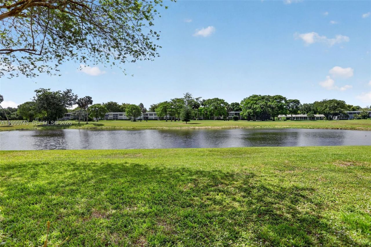 4030 W Palm Aire Dr, Unit 105, Pompano Beach, FL 33069 Photo