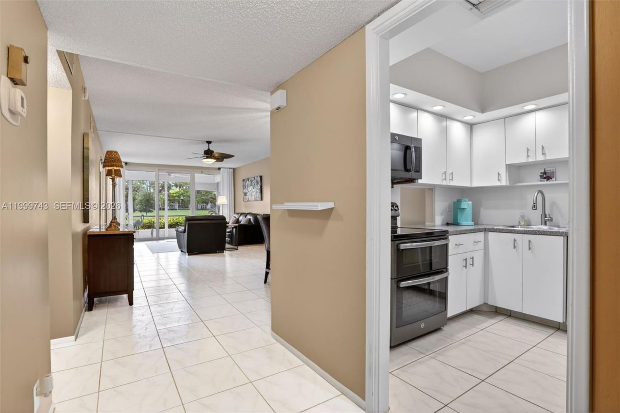 4030 W Palm Aire Dr, Unit 105, Pompano Beach, FL 33069 Photo