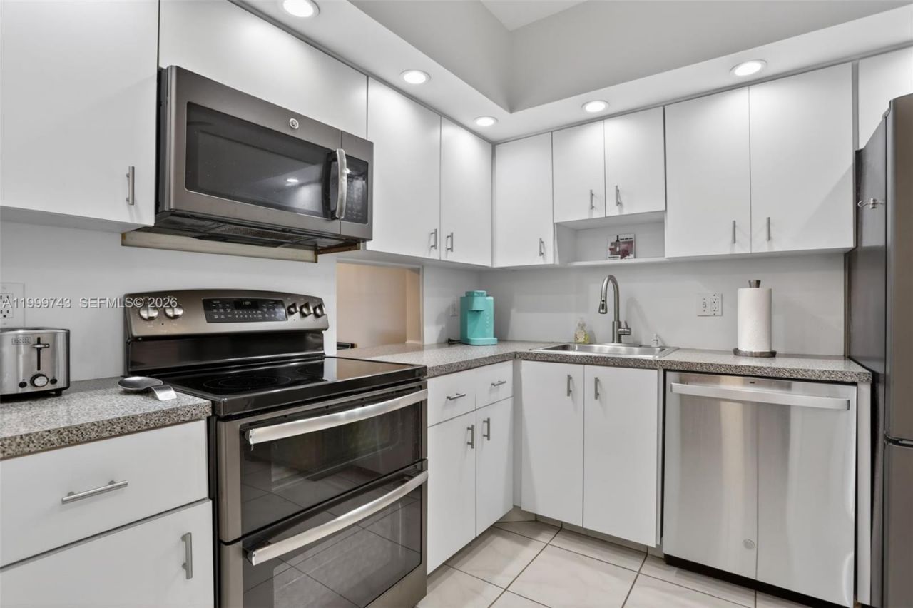 4030 W Palm Aire Dr, Unit 105, Pompano Beach, FL 33069 Photo