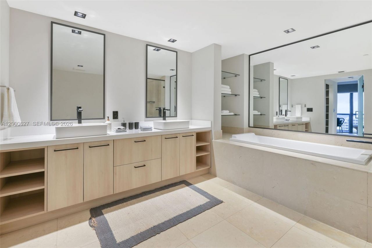 465 Brickell Ave, Unit 1805, Miami, FL 33131 Photo