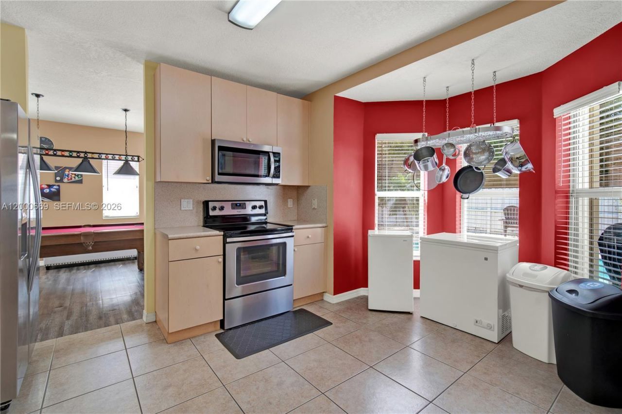 2064 NE 35th Ave, Homestead, FL 33033 Photo