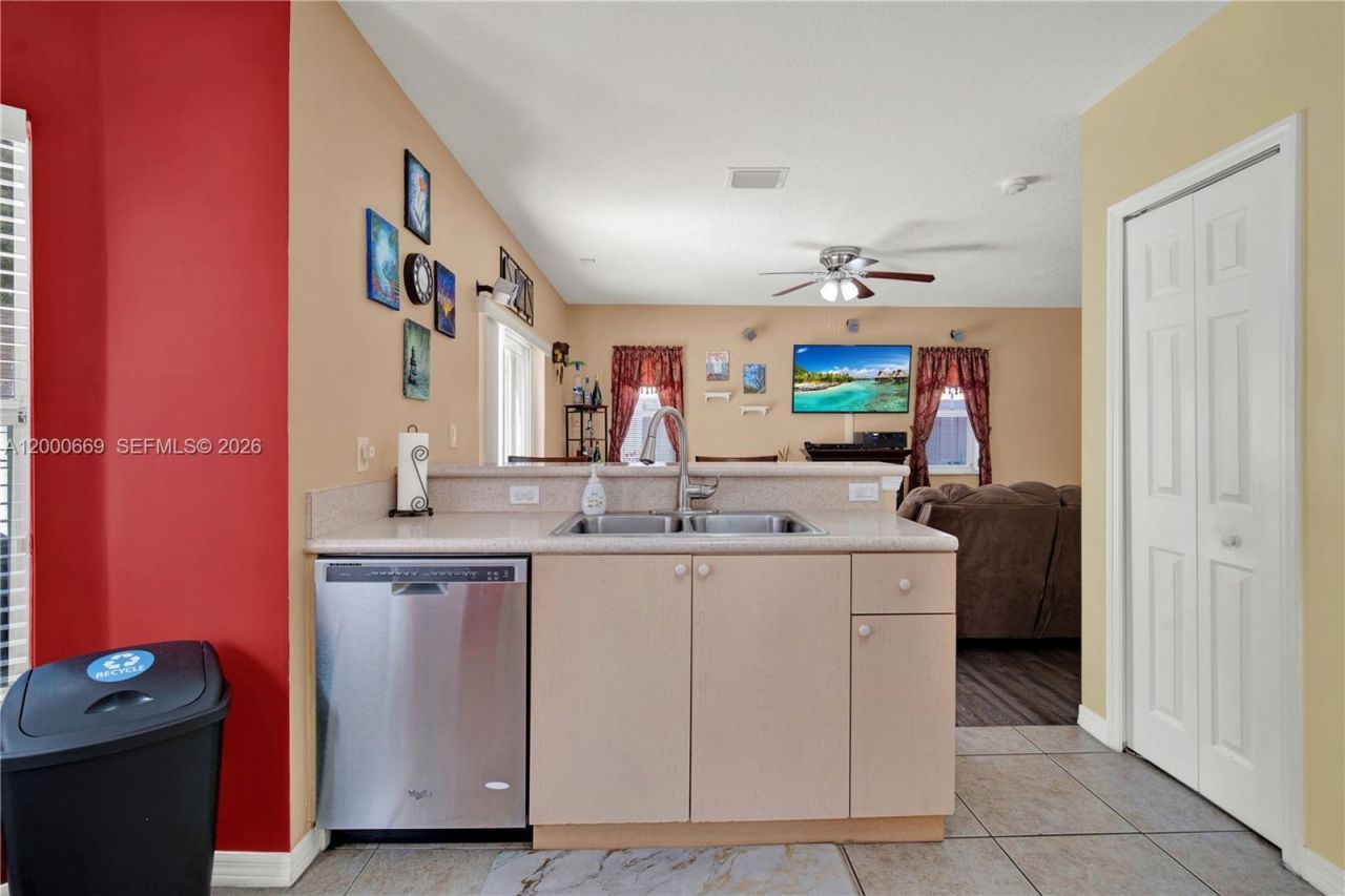 2064 NE 35th Ave, Homestead, FL 33033 Photo