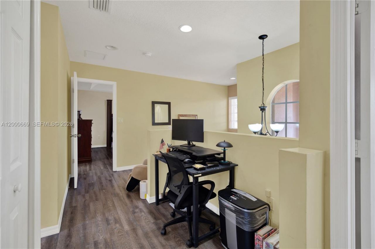 2064 NE 35th Ave, Homestead, FL 33033 Photo