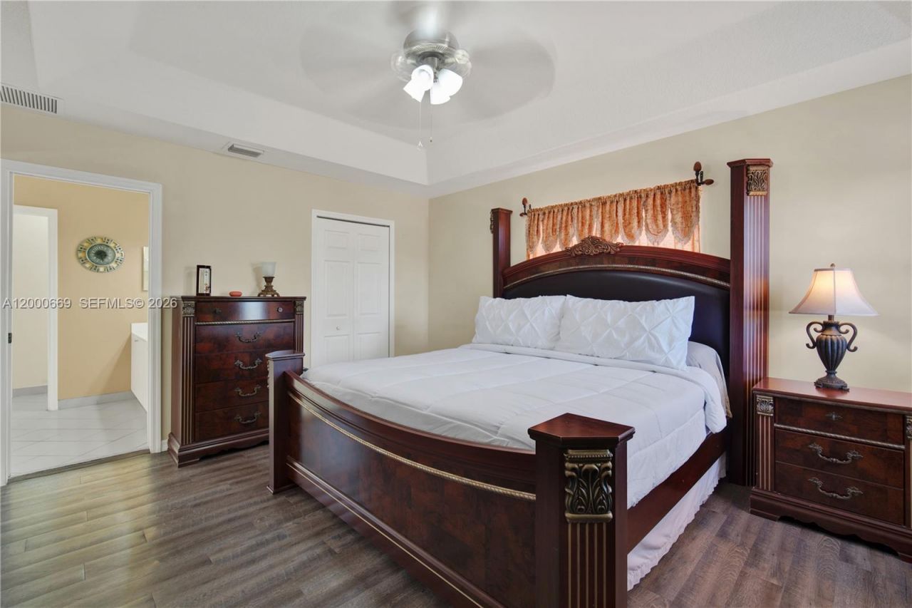 2064 NE 35th Ave, Homestead, FL 33033 Photo