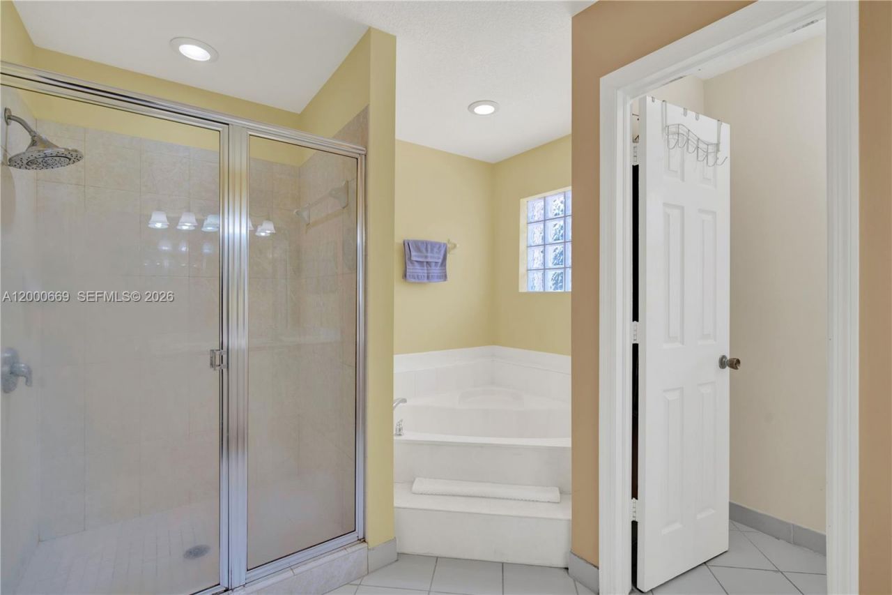 2064 NE 35th Ave, Homestead, FL 33033 Photo