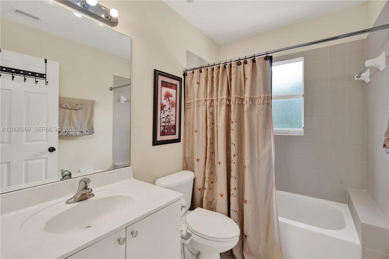 2064 NE 35th Ave, Homestead, FL 33033 Photo