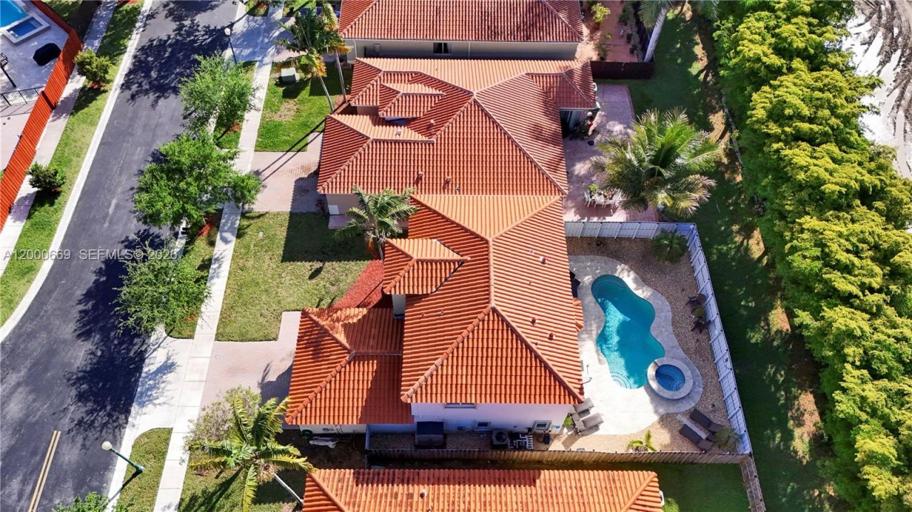 2064 NE 35th Ave, Homestead, FL 33033 Photo