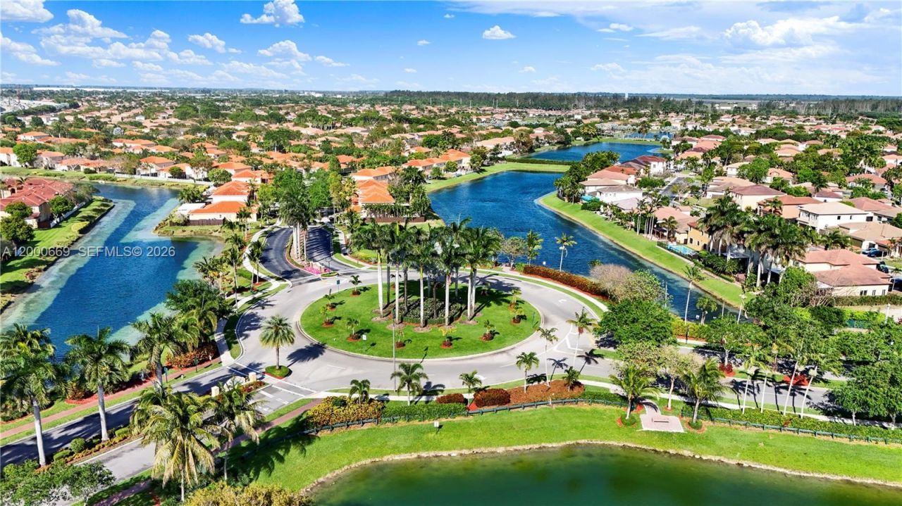 2064 NE 35th Ave, Homestead, FL 33033 Photo