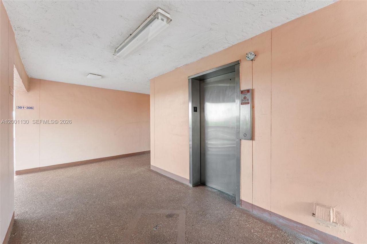 9401 Sunrise Lakes Blvd , Unit 307, Sunrise, FL 33322 Photo