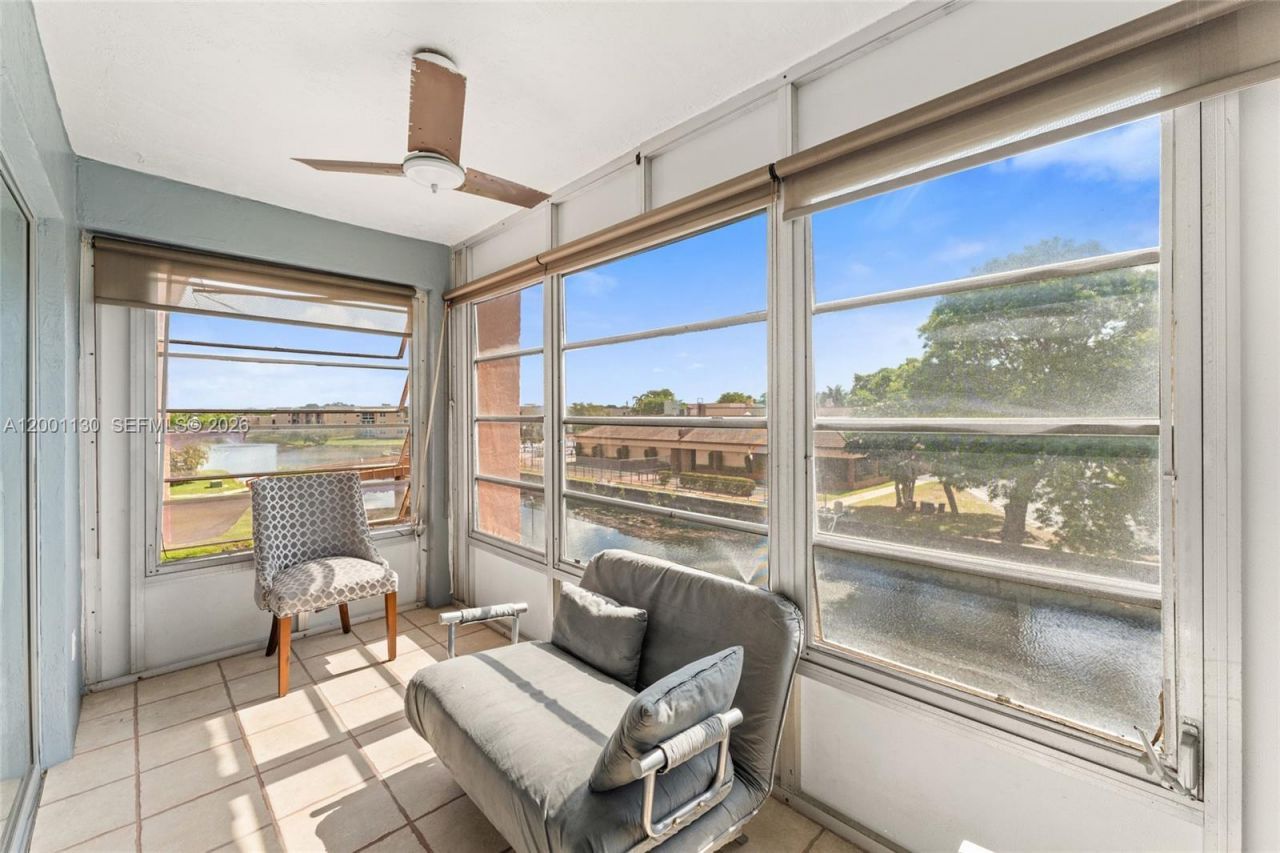 9401 Sunrise Lakes Blvd , Unit 307, Sunrise, FL 33322 Photo