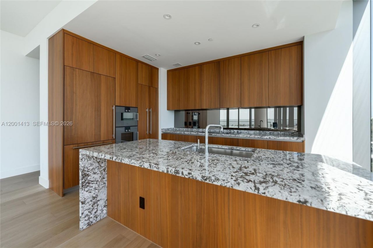 175 SE 25 Rd, Unit 501, Miami, FL 33129 Photo