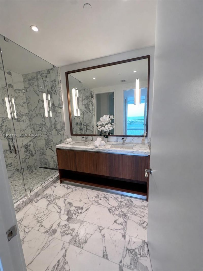 175 SE 25 Rd, Unit 501, Miami, FL 33129 Photo