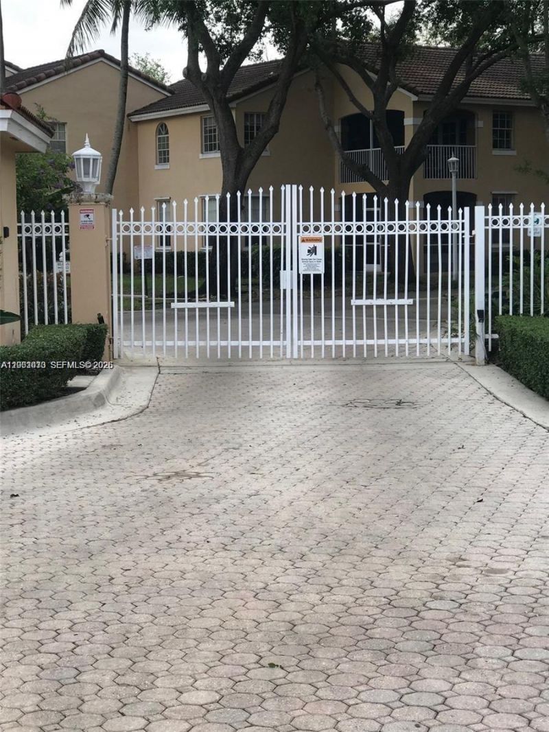 14621 Balgowan Rd, Unit 102-3, Miami Lakes, FL 33016 Photo