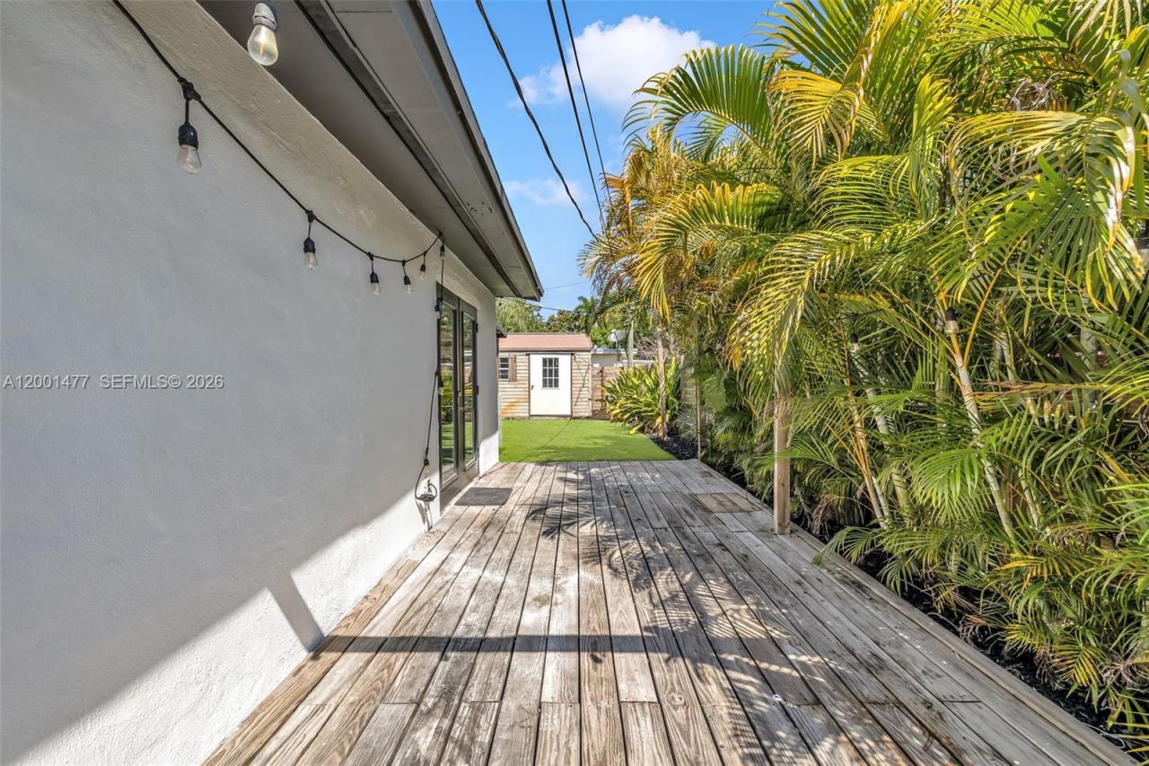 1151 NE 42nd Ct, Pompano Beach, FL 33064 Photo