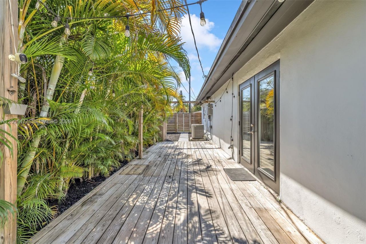 1151 NE 42nd Ct, Pompano Beach, FL 33064 Photo