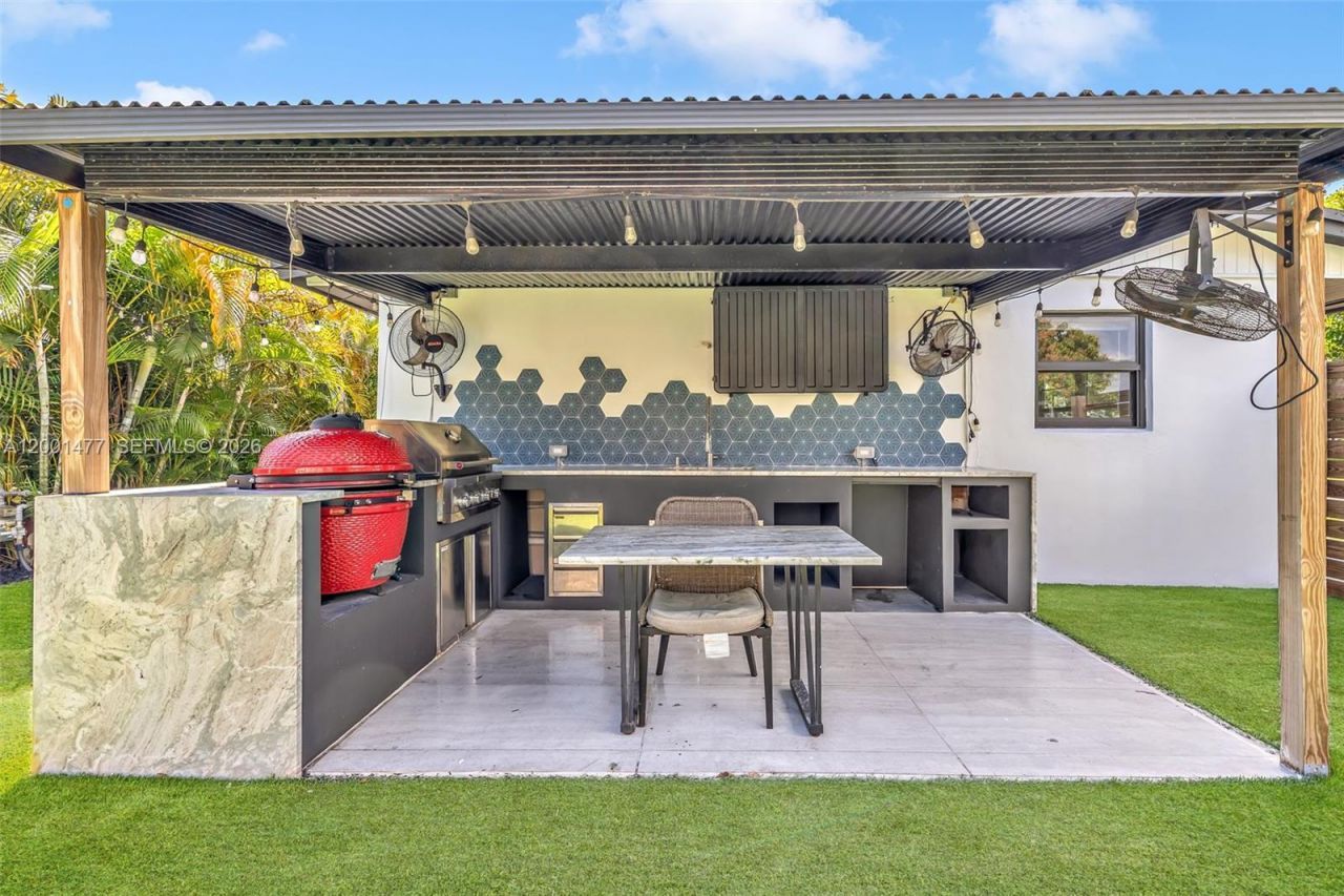 1151 NE 42nd Ct, Pompano Beach, FL 33064 Photo