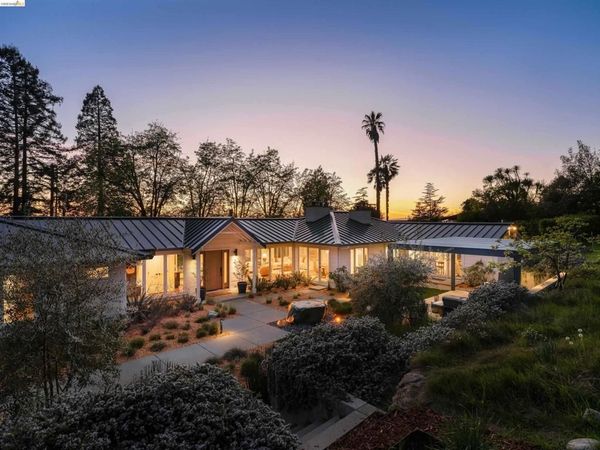 12700 Skyline Blvd, Oakland, CA 94619