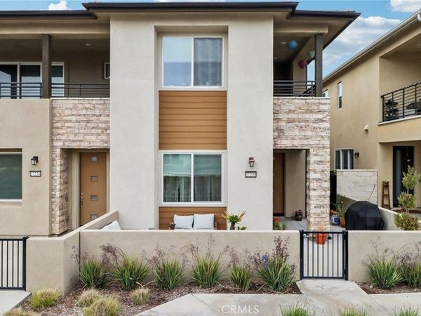 27230 Red Willow Court, Valencia, CA 91381