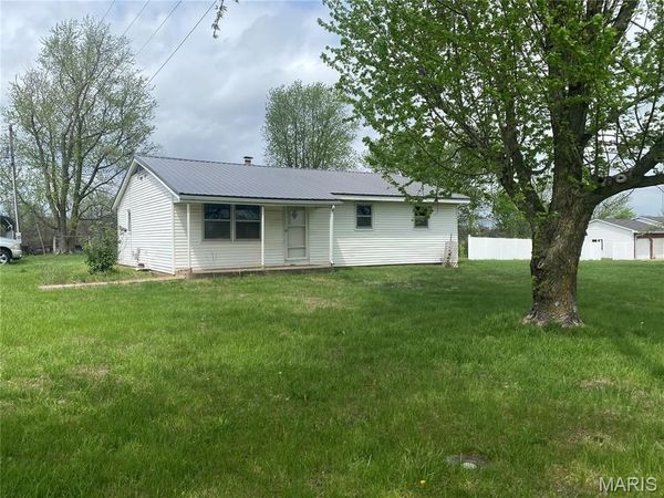 11587 Old 79 , Hannibal, MO 63401