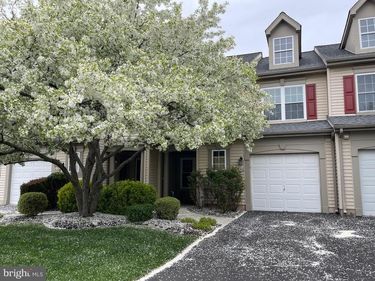 404 SUMMERHILL COURT, WARWICK, PA 18974