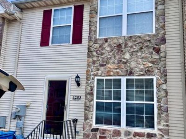 4253 RED OAK COURT , COLLEGEVILLE, PA 19426