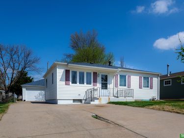 6070 Hillsdale Avenue , Omaha, NE 68117