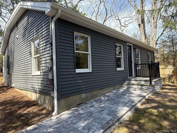 2288 River Road, Calverton, NY 11933