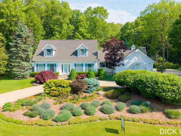 6515 Clearbrook Drive, Saugatuck, MI 49453