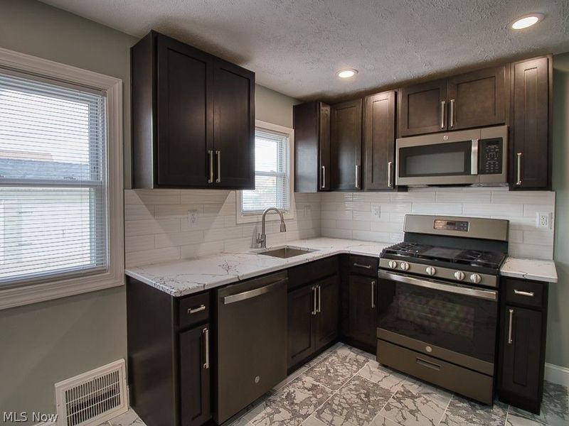 5706 Virginia Avenue, Parma, OH 44129 Photo 7