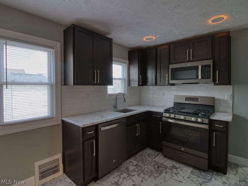 5706 Virginia Avenue, Parma, OH 44129 Photo 8