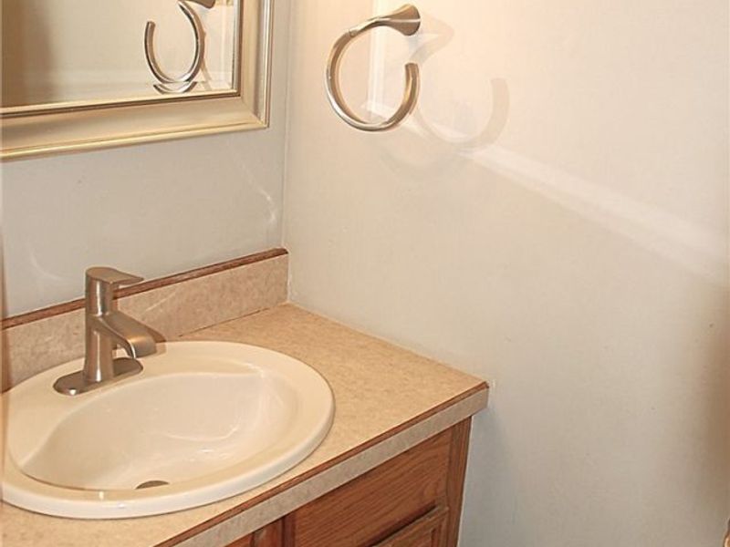 8867 Holly Lane, Olmsted Falls, OH 44138 Photo 12