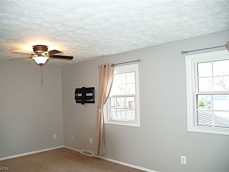 8867 Holly Lane, Olmsted Falls, OH 44138 Photo 15