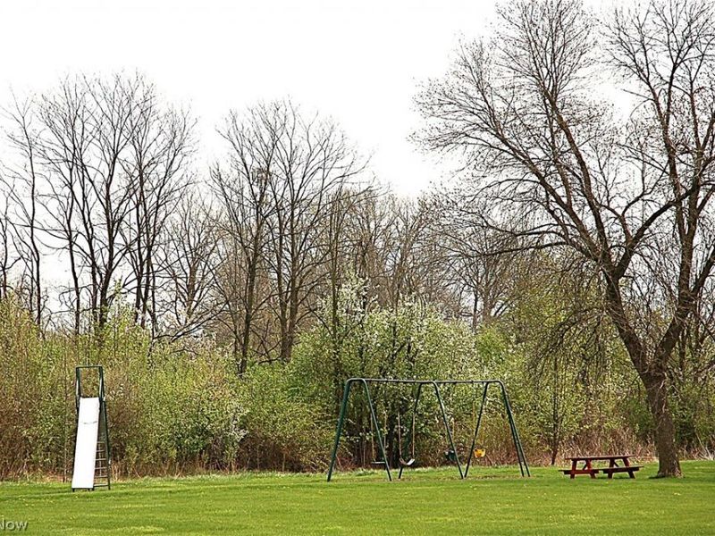 8867 Holly Lane, Olmsted Falls, OH 44138 Photo 29