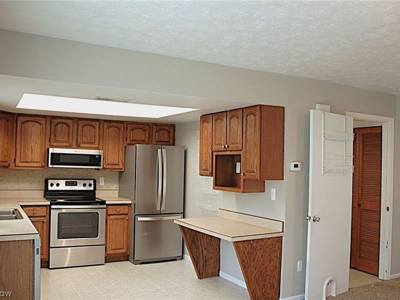 8867 Holly Lane, Olmsted Falls, OH 44138 Photo 9