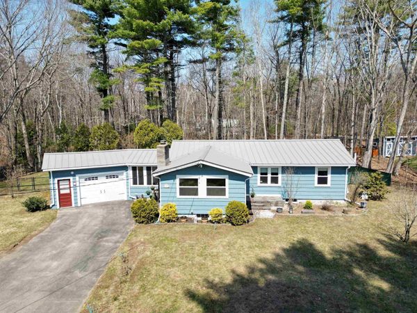 17 Rockrimmon Road, Kingston, NH 03848