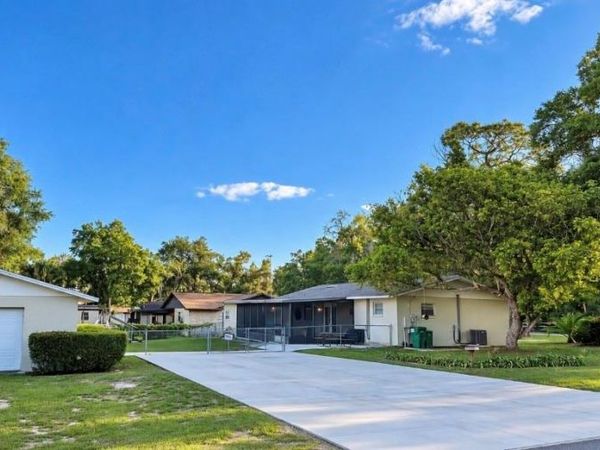 407 POINSETTIA AVENUE, FRUITLAND PARK, FL 34731
