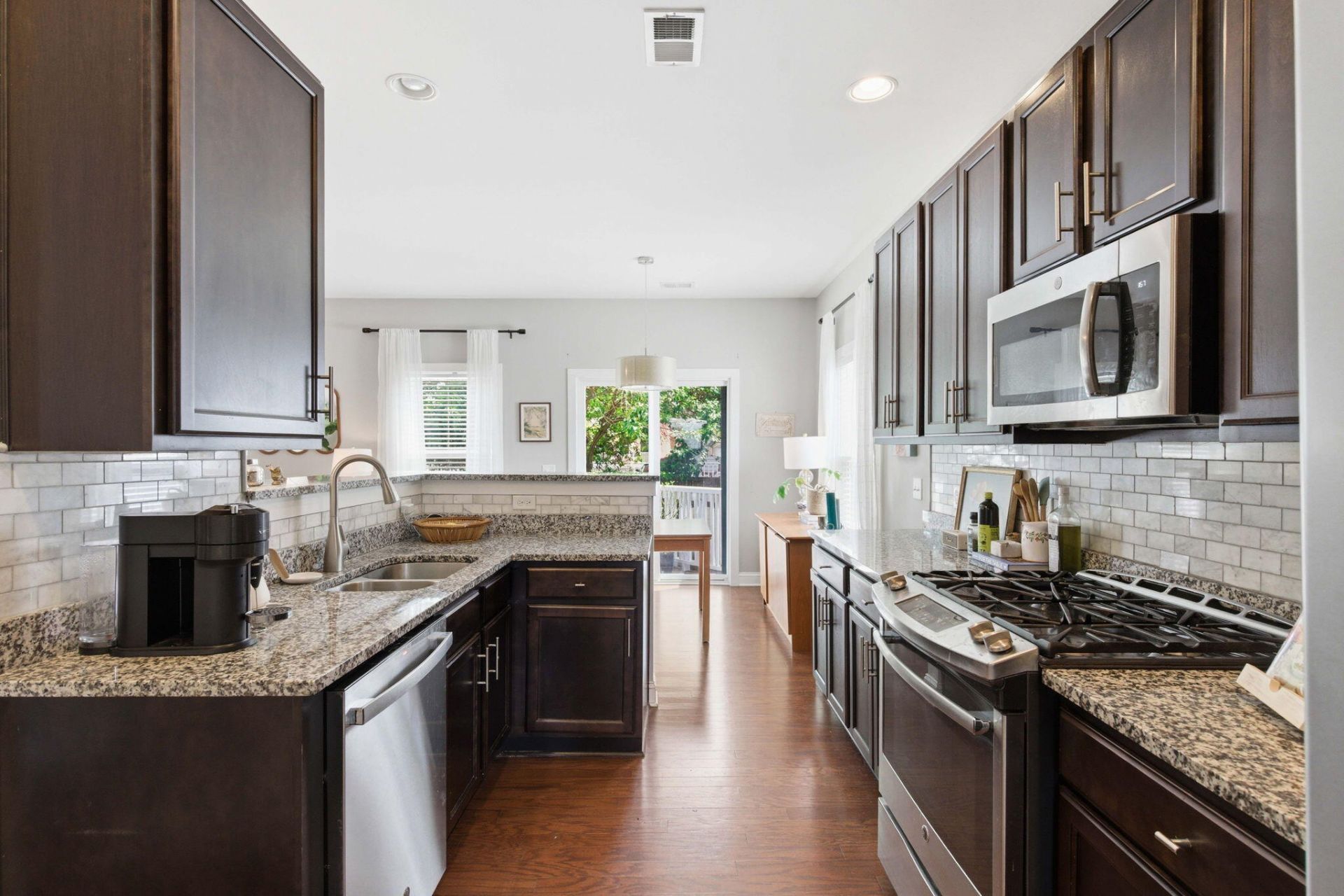 89 Simons Street Photo 9