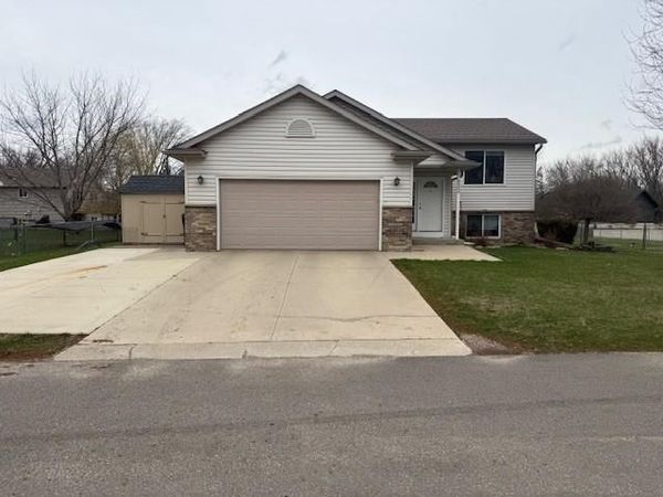 2300 22nd Drive SW, Austin, MN 55912